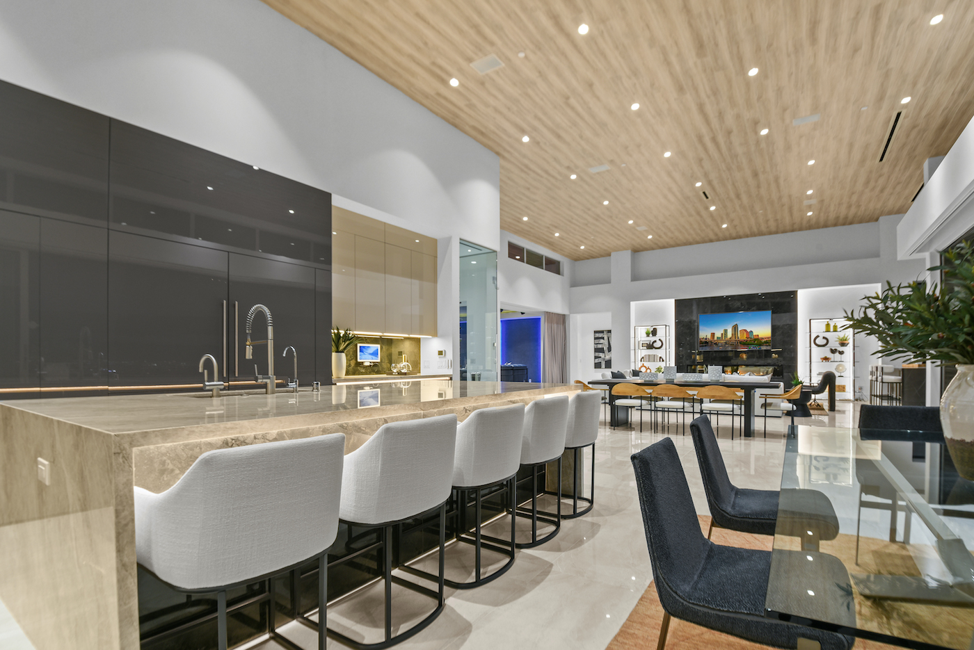 What to Expect When Working with a Home Stager 4 | Luxury Home Staging & Design in Las Vegas Kitchen staging showing final polished result for listing photography