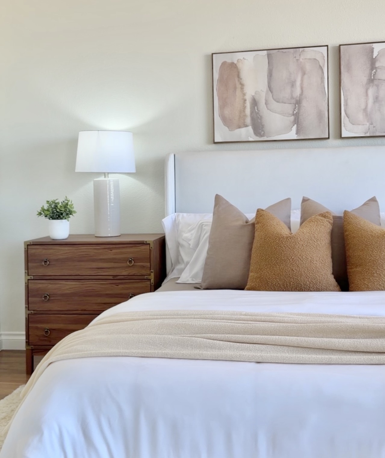 Summer Home Staging in Las Vegas: Designing Listings That Beat the Heat 2 | Luxury Home Staging & Design in Las Vegas Summer home staging Las Vegas interior detail — cool-toned neutrals and linen textures