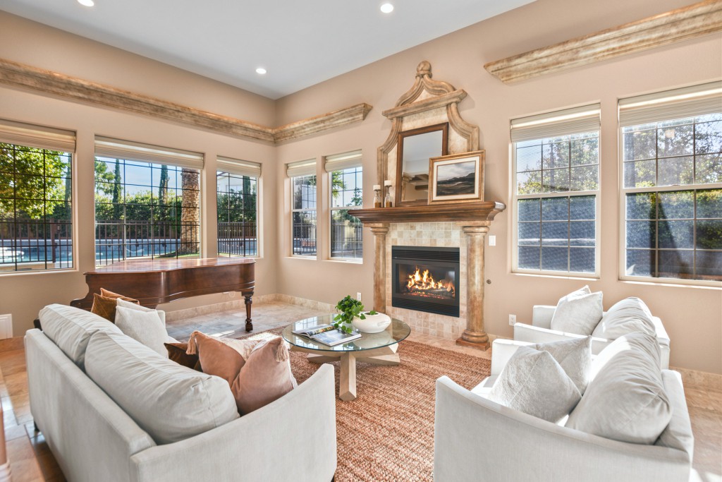 Case study of Redbird Crest Lane home staged Utopia and under contract in 18 days