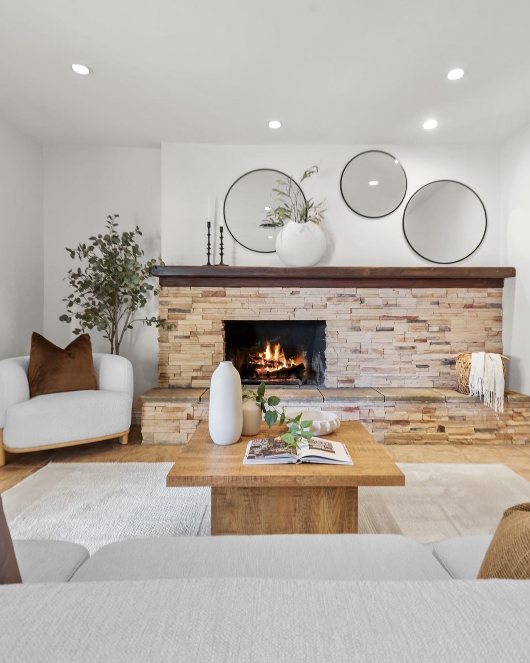 Why Price Point Changes Everything About Staging 1 | Luxury Home Staging & Design in Las Vegas Mid-range Las Vegas home staging with clean, current furniture that defines the space